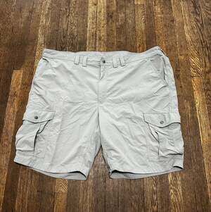 Duluth Trading Co Dry on the Fly Relaxed Fit Cargo Shorts Size 48 Glacier Gray
